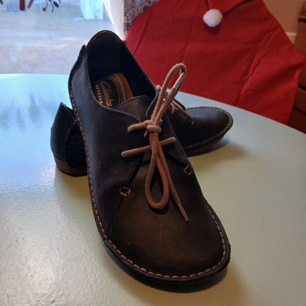 Clarks Womens Black Leather Shoes